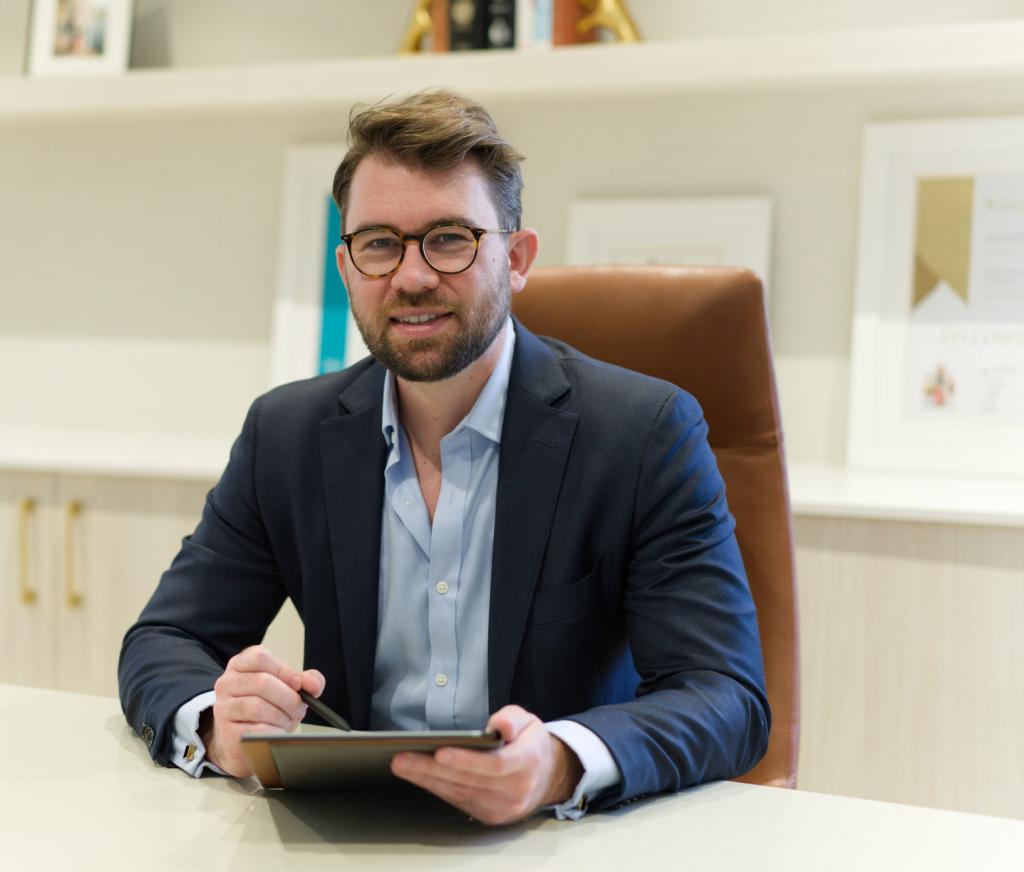 Dr David Sparks in consultation